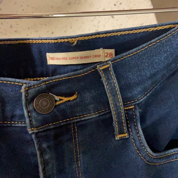 Levi’s High Rise Super Skinny crop super soft 28 worn twice - Picture 2 of 5